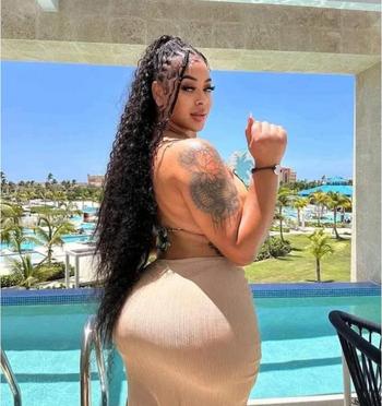 414-252-1041, 25  female escort, Laredo