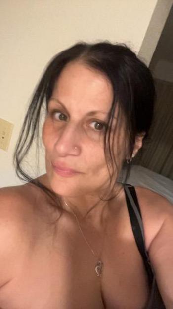 310-254-4703, 38  female escort, Laredo